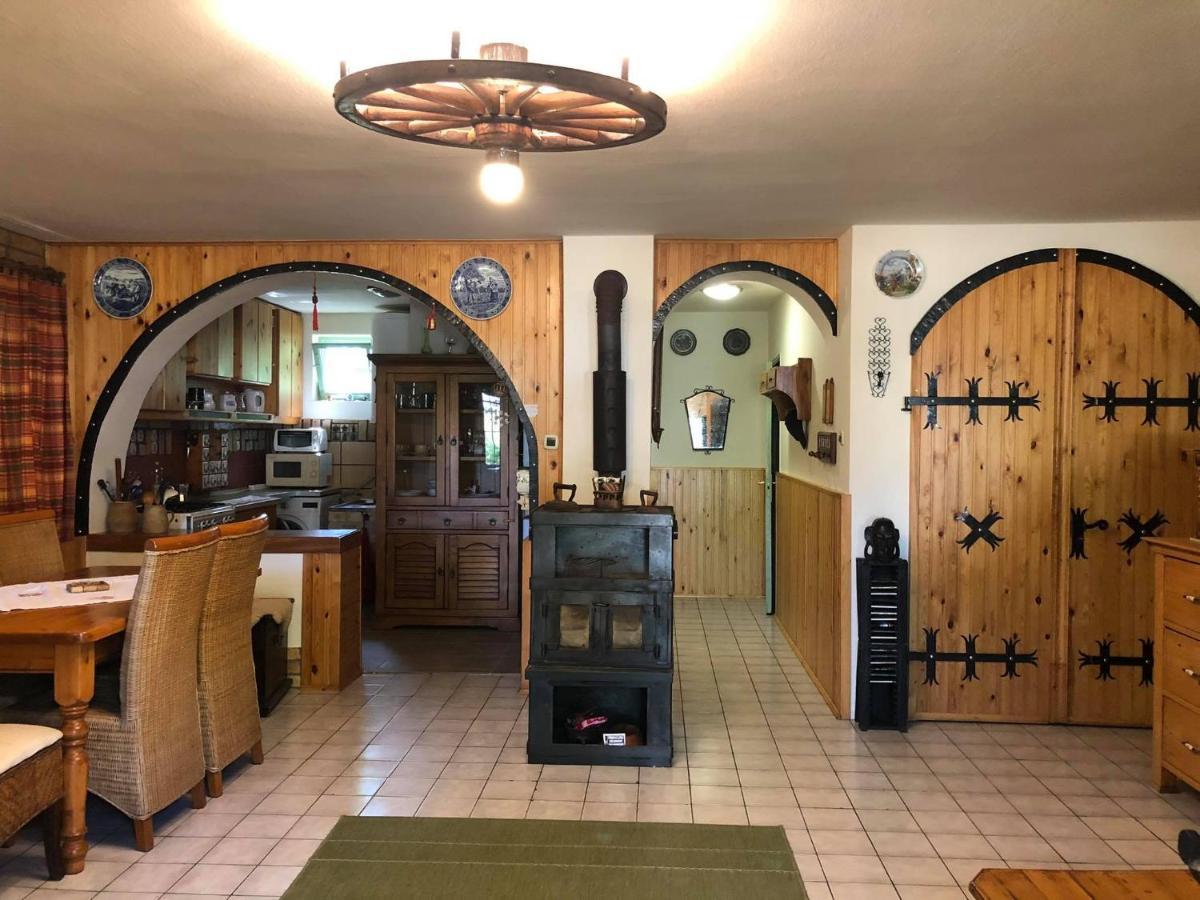 Szendergo - Apartman Hajos Pincefalu Extérieur photo